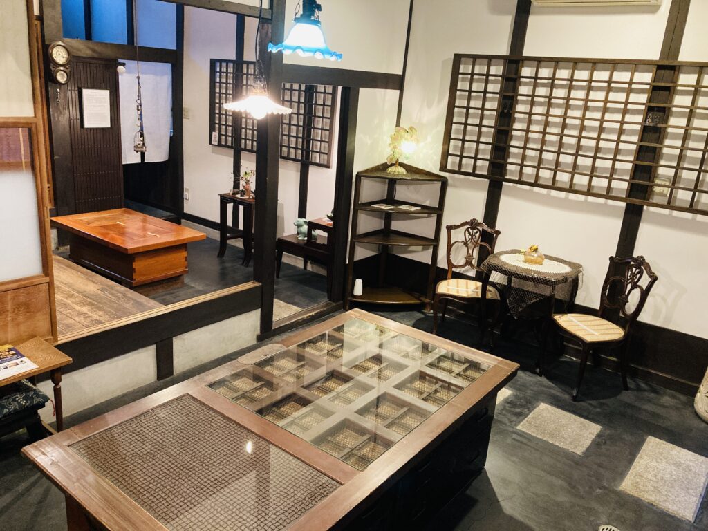 京町家ぎゃらりぃ董の展示空間